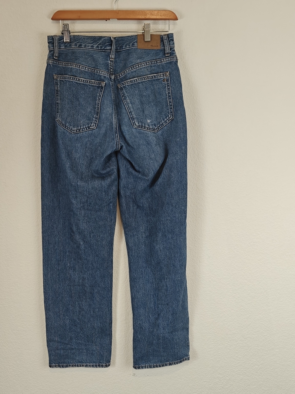 Madewell Low-Slung Straight Jeans in Palmina Wash Model Off-Duty Rigid Denim 24 - Picture 10 of 15